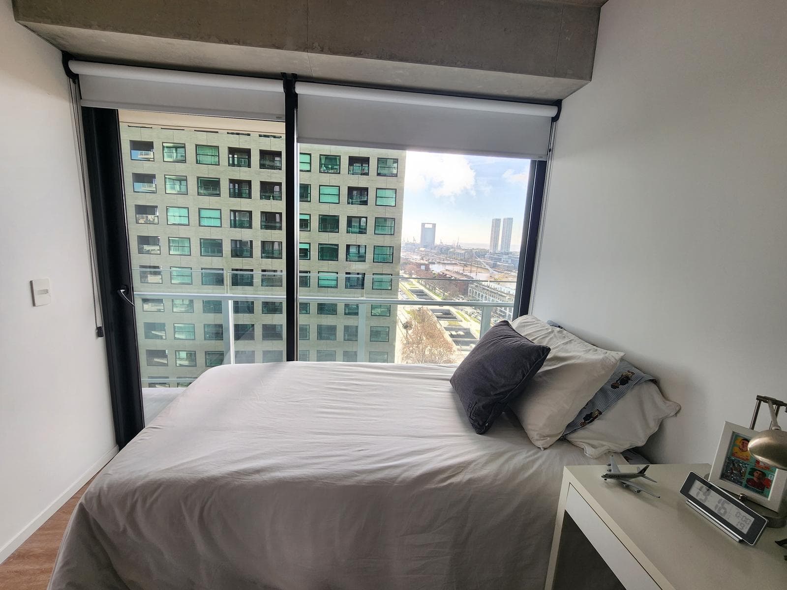 3-Room Apartment for Rent in Puerto Madero, Fully Furnished with Parking Space in the Quartier del Bajo Neighborhood