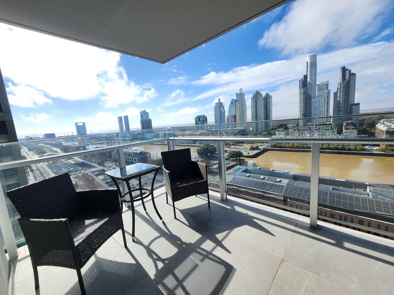 3-Room Apartment for Rent in Puerto Madero, Fully Furnished with Parking Space in the Quartier del Bajo Neighborhood