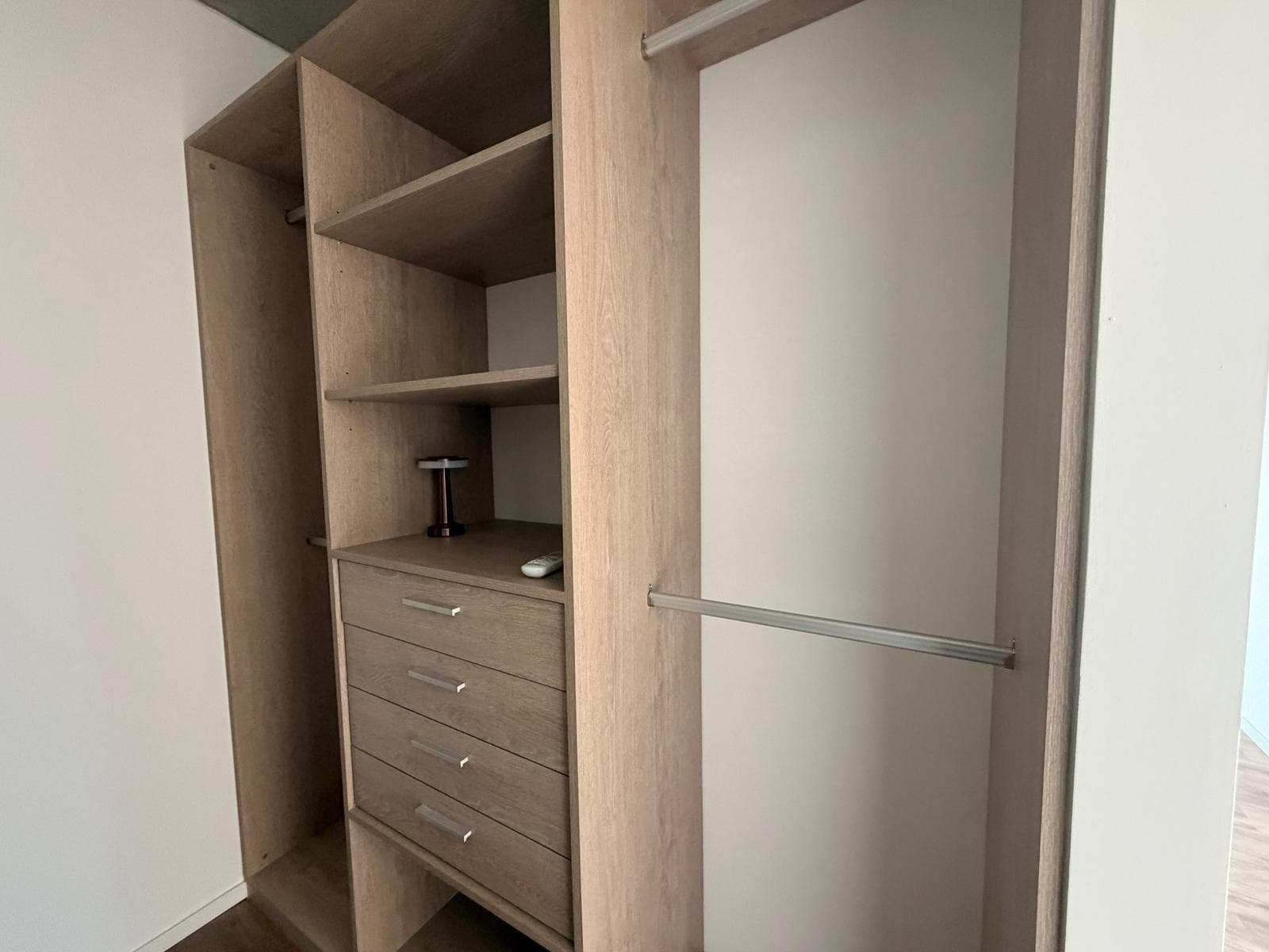 3-Room Apartment for Rent in Puerto Madero, Fully Furnished with Parking Space in the Quartier del Bajo Neighborhood