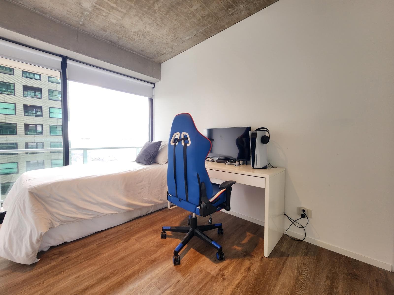 3-Room Apartment for Rent in Puerto Madero, Fully Furnished with Parking Space in the Quartier del Bajo Neighborhood