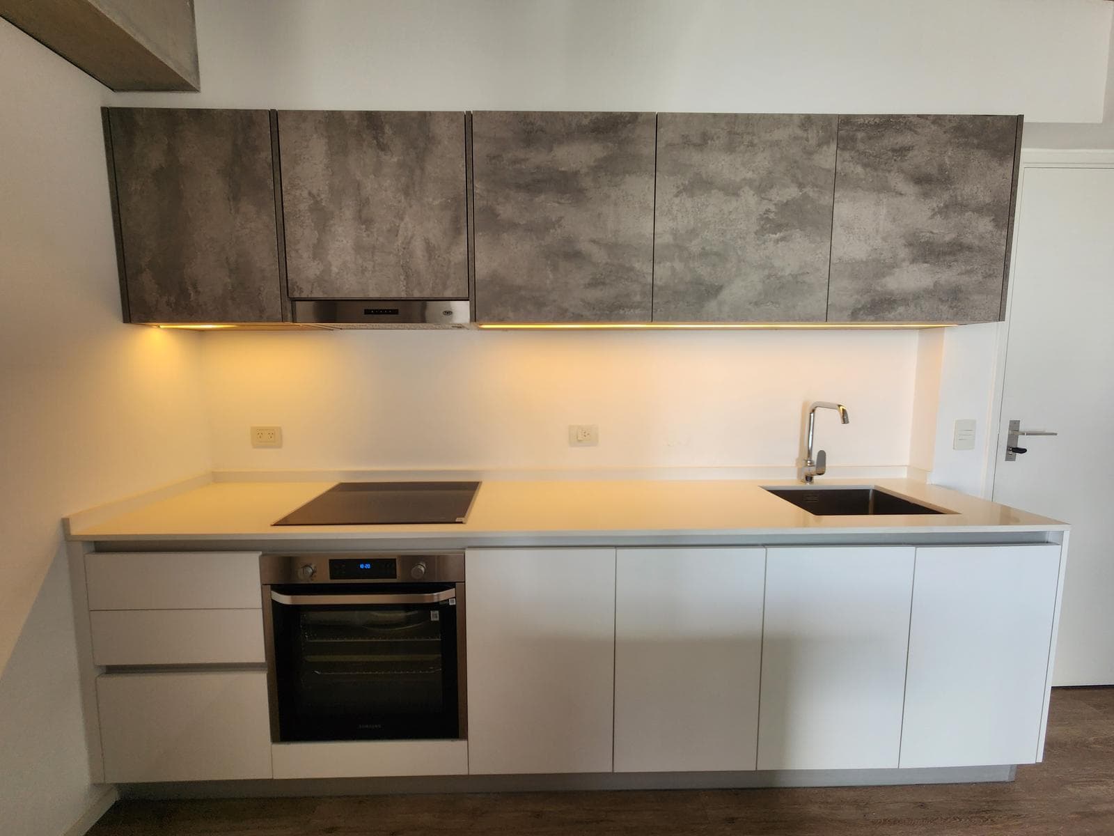 3-Room Apartment for Rent in Puerto Madero, Fully Furnished with Parking Space in the Quartier del Bajo Neighborhood