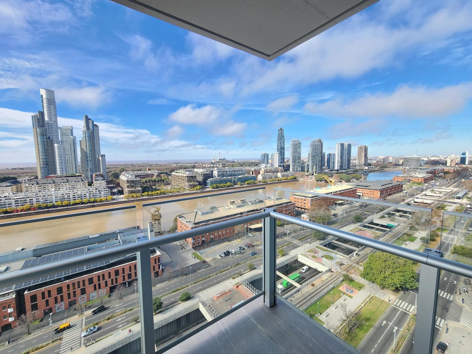 3-Room Apartment for Rent in Puerto Madero, Fully Furnished with Parking Space in the Quartier del Bajo Neighborhood