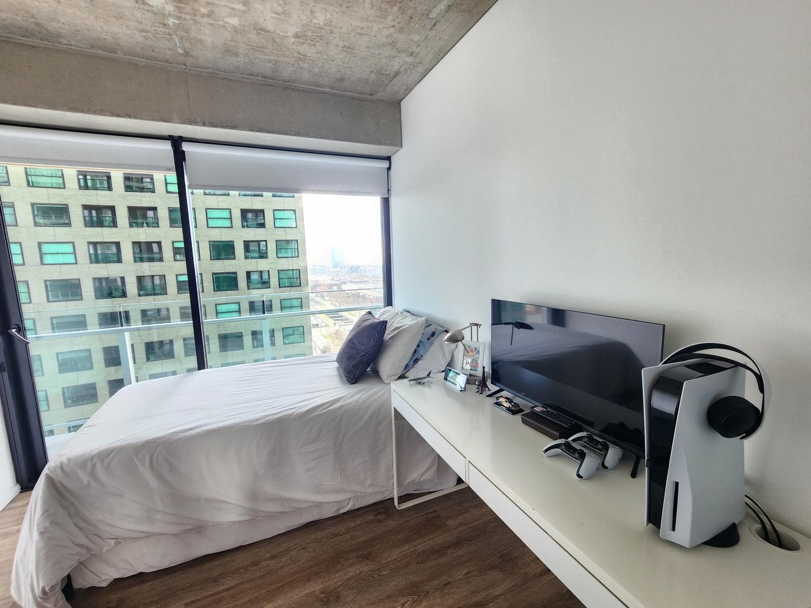 3-Room Apartment for Rent in Puerto Madero, Fully Furnished with Parking Space in the Quartier del Bajo Neighborhood
