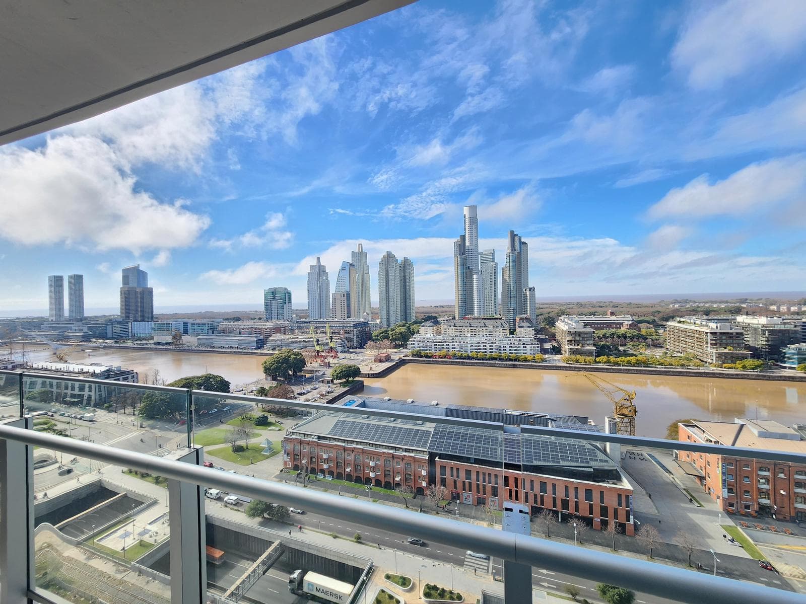 3-Room Apartment for Rent in Puerto Madero, Fully Furnished with Parking Space in the Quartier del Bajo Neighborhood