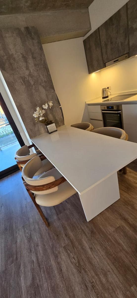 3-Room Apartment for Sale in Puerto Madero, Fully Furnished with Parking Space, 21st Floor, Quartier del Bajo