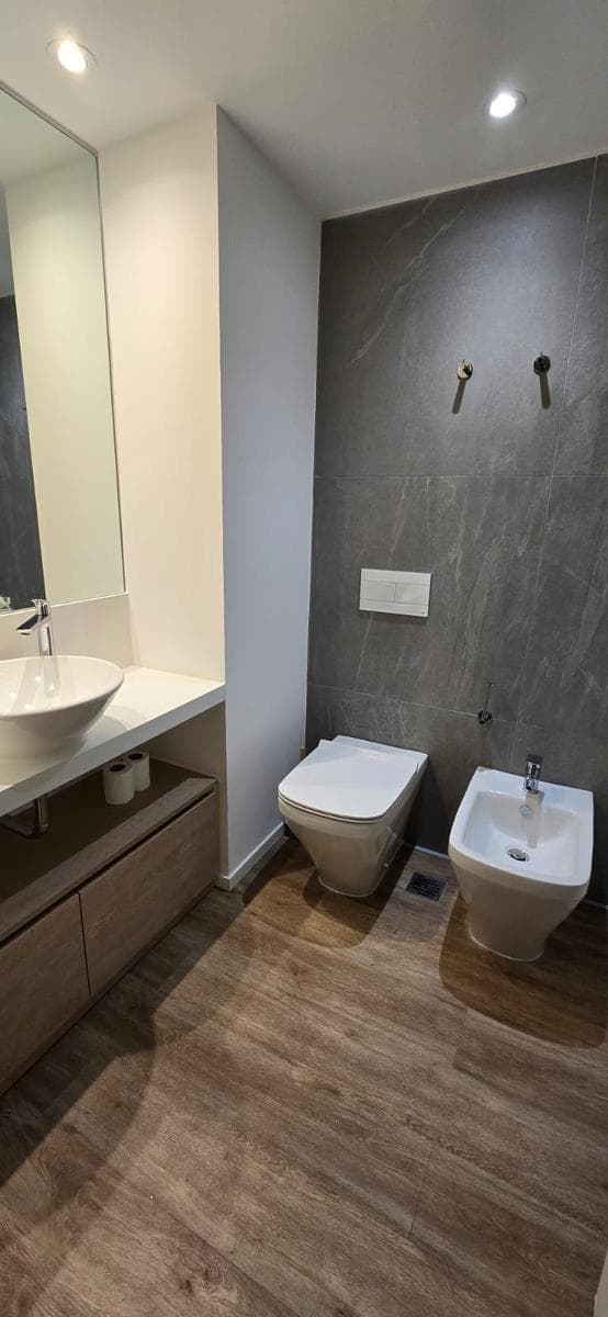 3-Room Apartment for Sale in Puerto Madero, Fully Furnished with Parking Space, 21st Floor, Quartier del Bajo