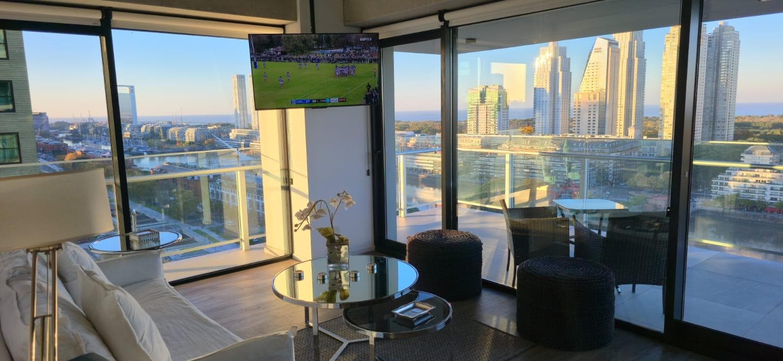 3-Room Apartment for Sale in Puerto Madero, Fully Furnished with Parking Space, 21st Floor, Quartier del Bajo