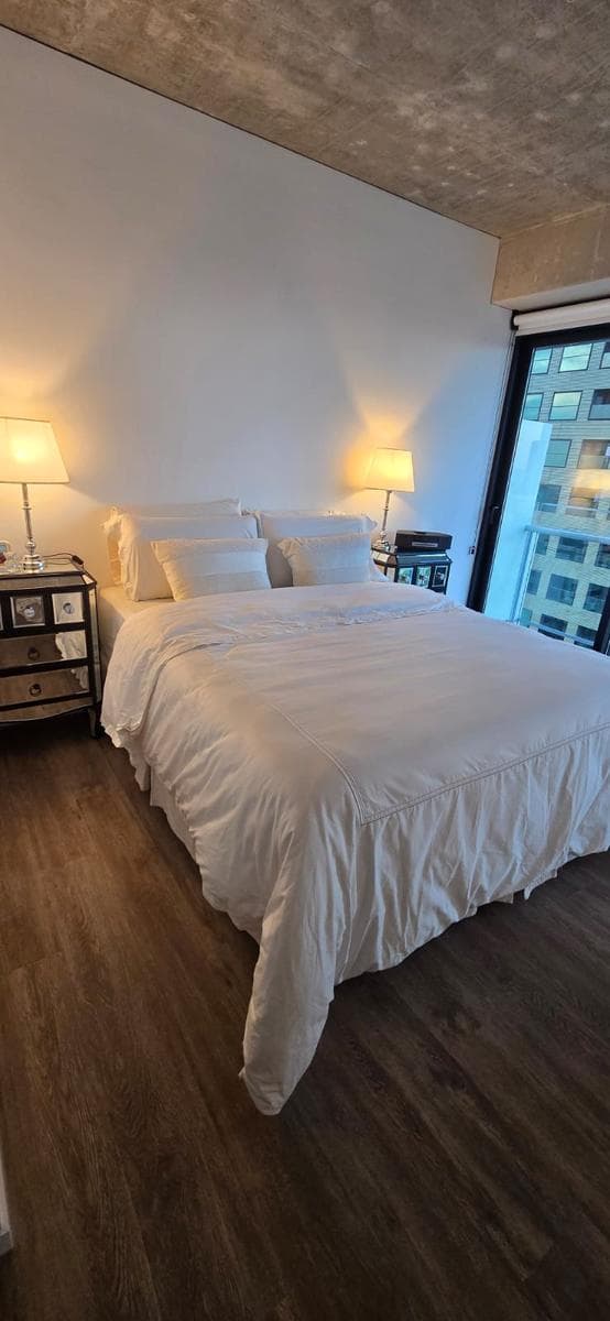 3-Room Apartment for Sale in Puerto Madero, Fully Furnished with Parking Space, 21st Floor, Quartier del Bajo