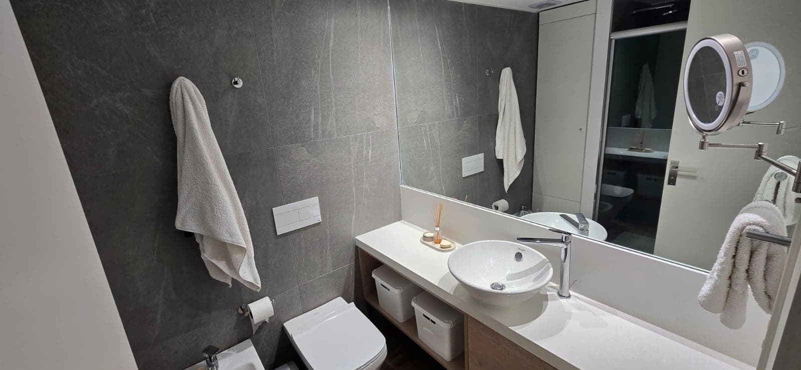 3-Room Apartment for Sale in Puerto Madero, Fully Furnished with Parking Space, 21st Floor, Quartier del Bajo