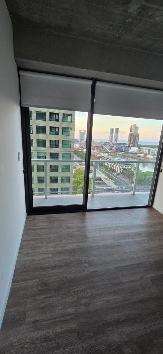 3-Room Apartment for Sale in Puerto Madero, Fully Furnished with Parking Space, 21st Floor, Quartier del Bajo