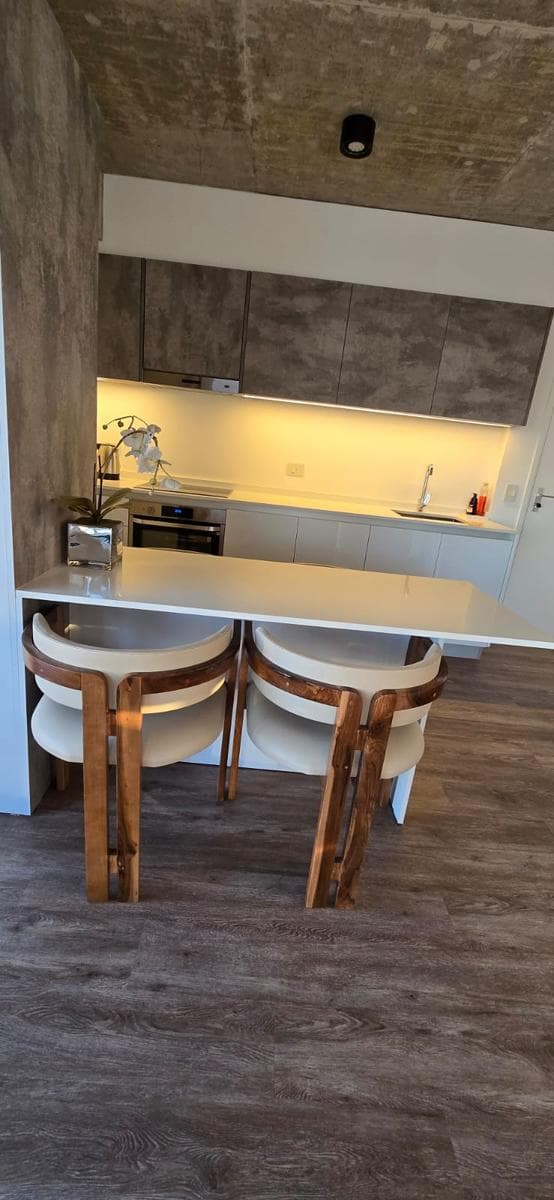 3-Room Apartment for Sale in Puerto Madero, Fully Furnished with Parking Space, 21st Floor, Quartier del Bajo