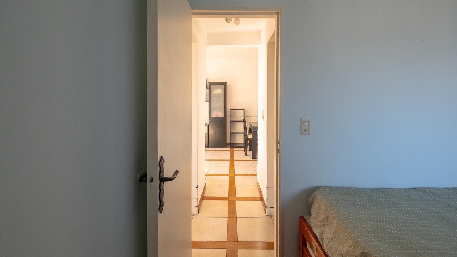 FOR SALE: Bright 3-bedroom apartment on a high floor in downtown Ramos Mejía!