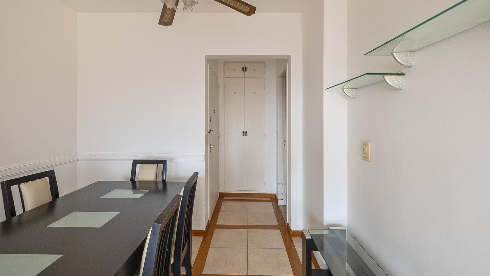 FOR SALE: Bright 3-bedroom apartment on a high floor in downtown Ramos Mejía!