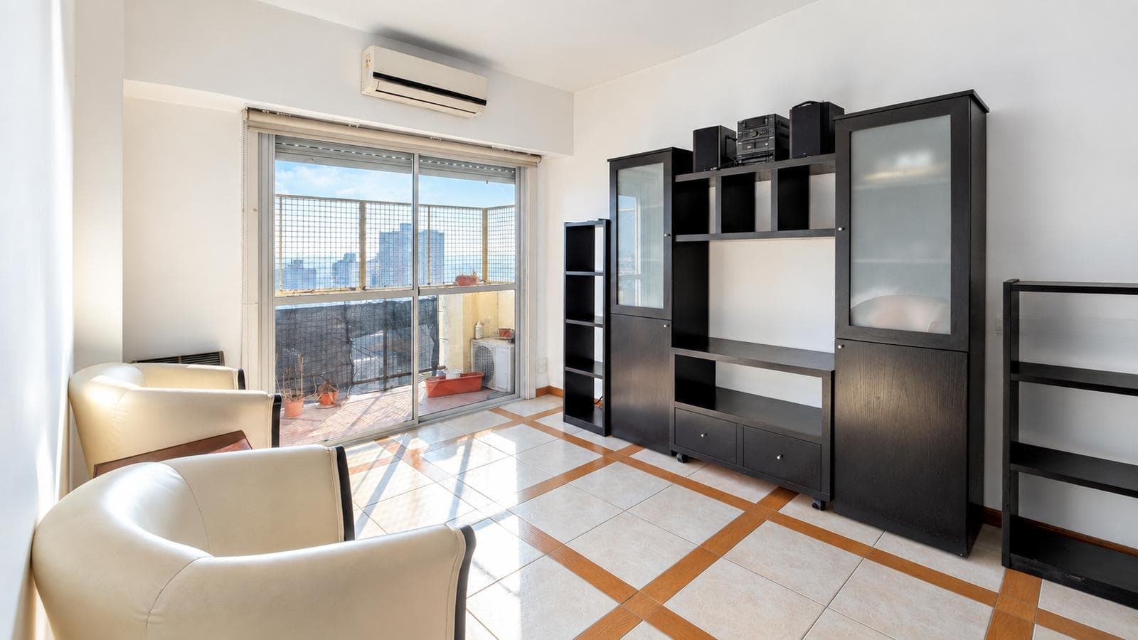 FOR SALE: 3-Room Apartment with Garage and Balcony | 15th Floor with Unobstructed View | Ramos Mejía