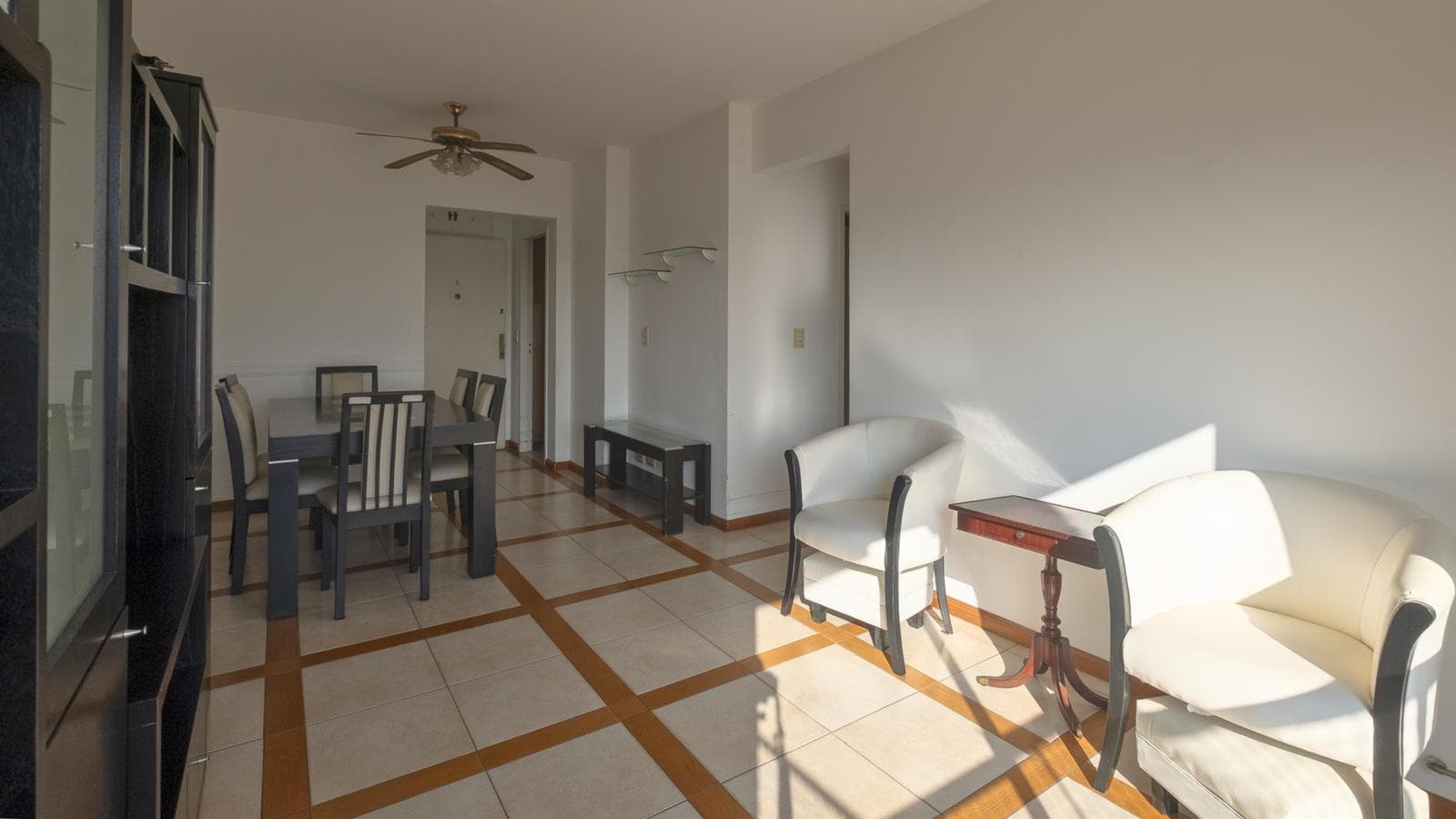 FOR SALE: Bright 3-bedroom apartment on a high floor in downtown Ramos Mejía!