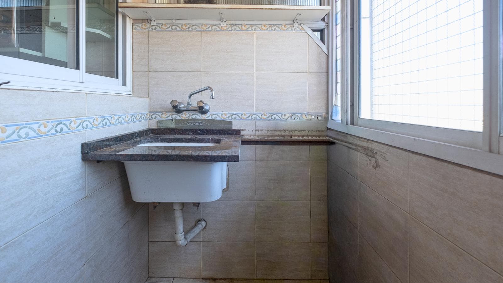 FOR SALE: Bright 3-bedroom apartment on a high floor in downtown Ramos Mejía!