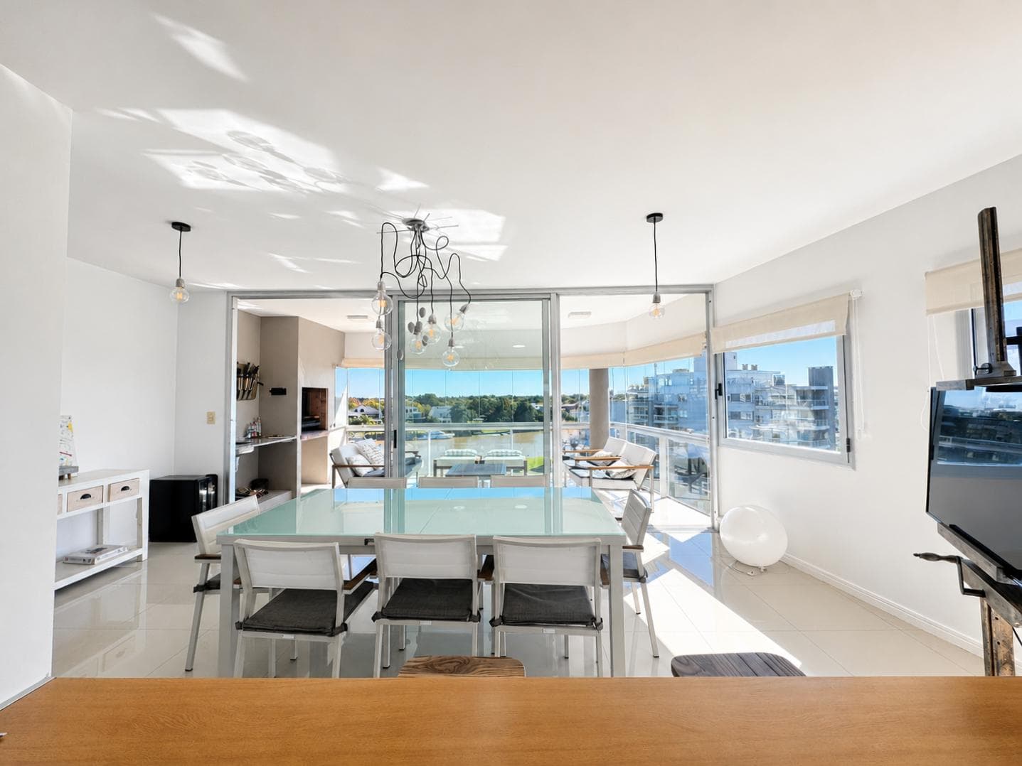 APARTMENT | FOR SALE | 3 ROOMS | BALCONY WITH TERRACE | PARKING SPACE | NORDELTA