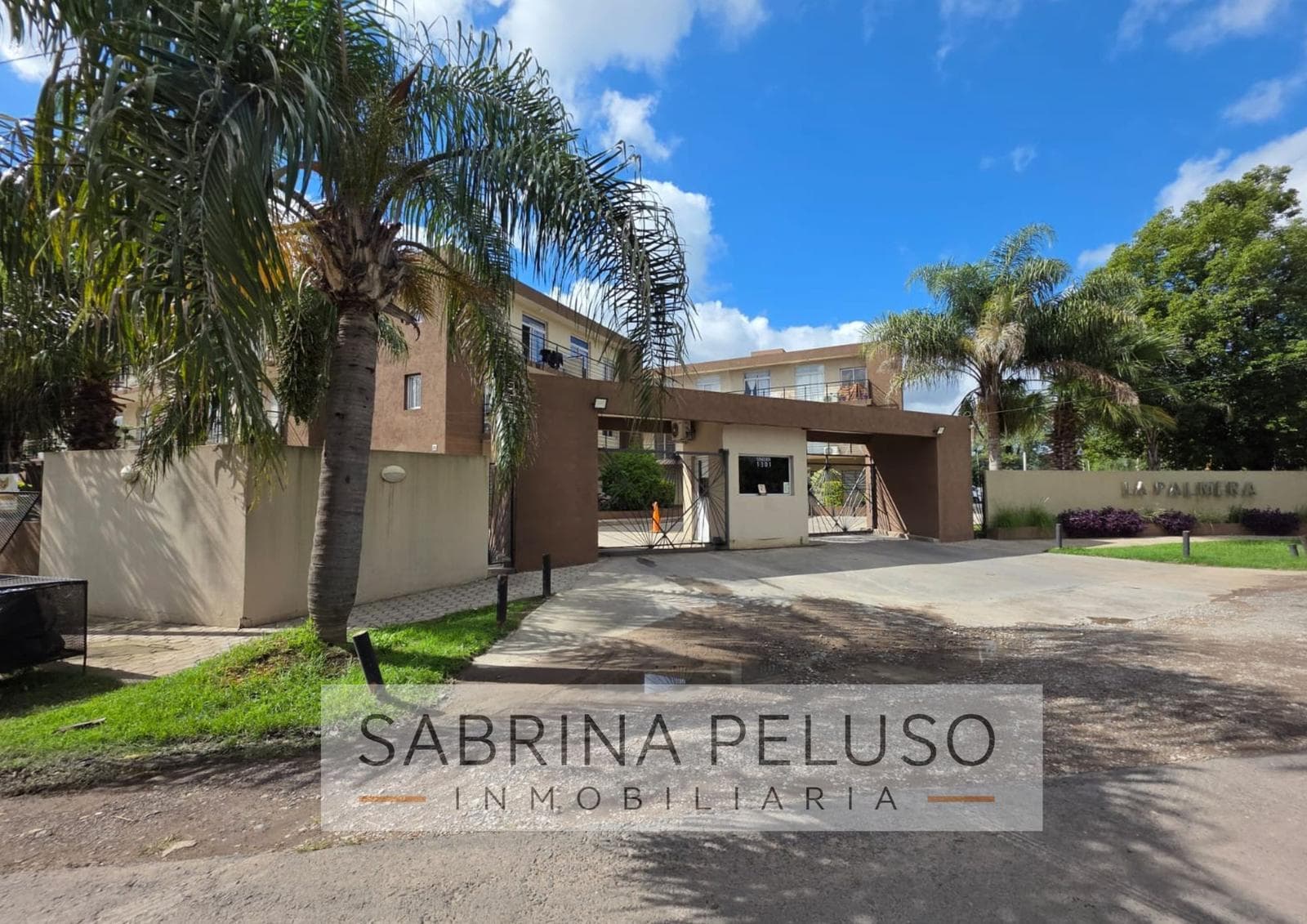 FOR RENT: 2-bedroom apartment with garage—La Palmera Complex—Moreno