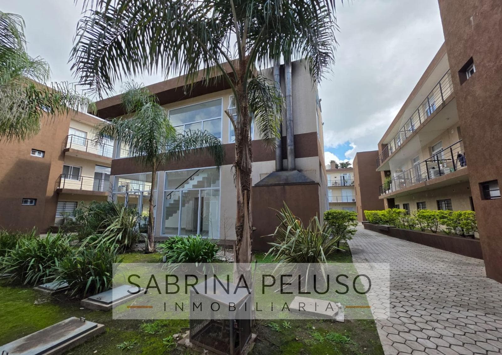 ALQUILER Departamento 2 amb. con cochera- Complejo la Palmera- Moreno