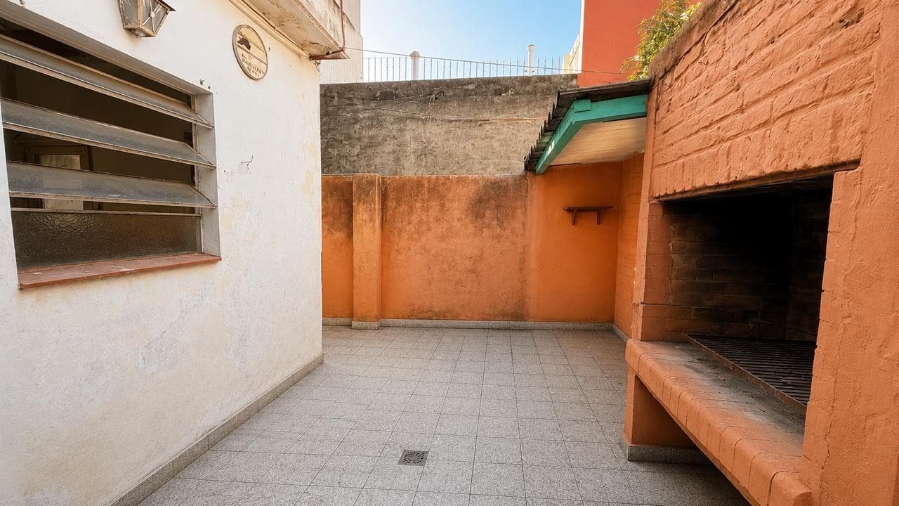 Multi-family property for sale in San Isidro. Attention investors: a great opportunity!!