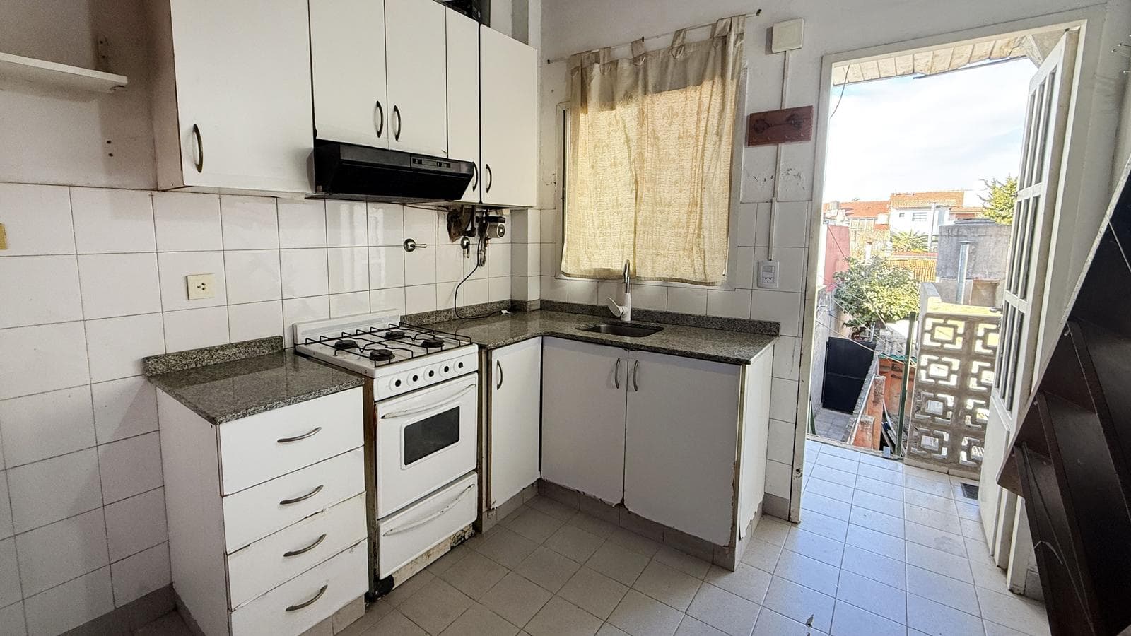 Multi-family property for sale in San Isidro. Attention investors: a great opportunity!!