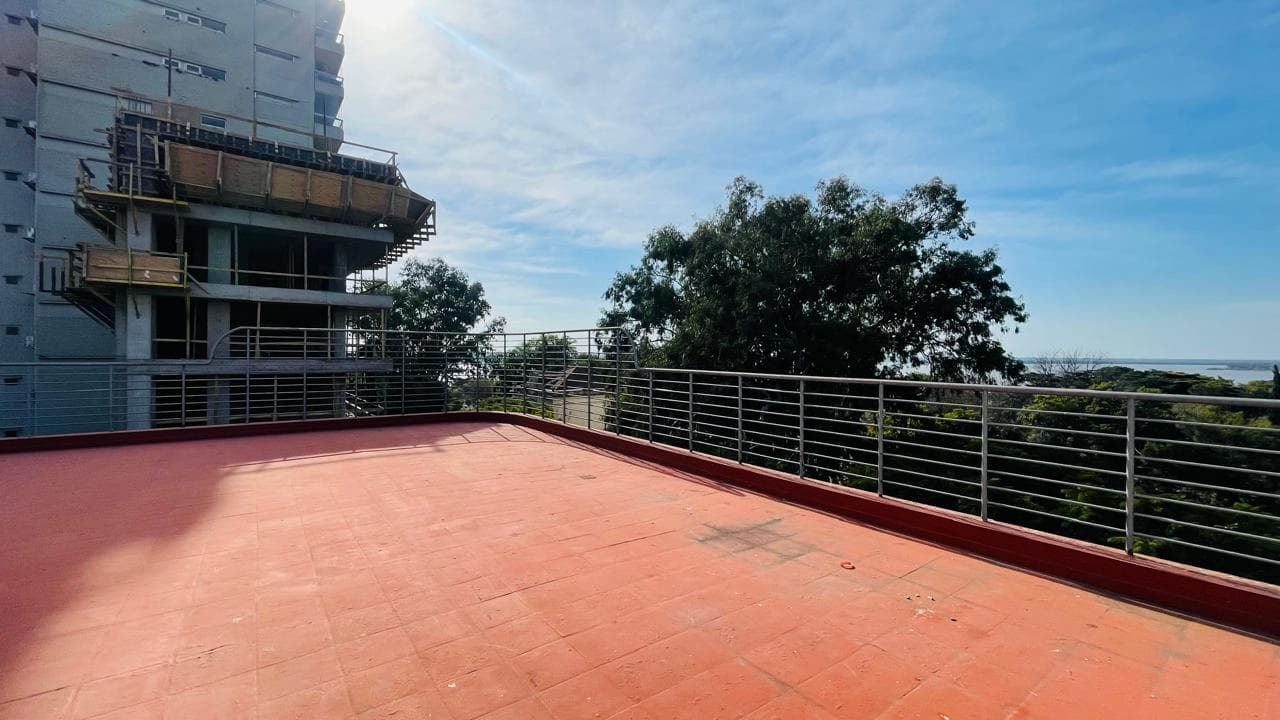 For Sale: 3-Bedroom Apartment with Garage in the Martin Neighborhood