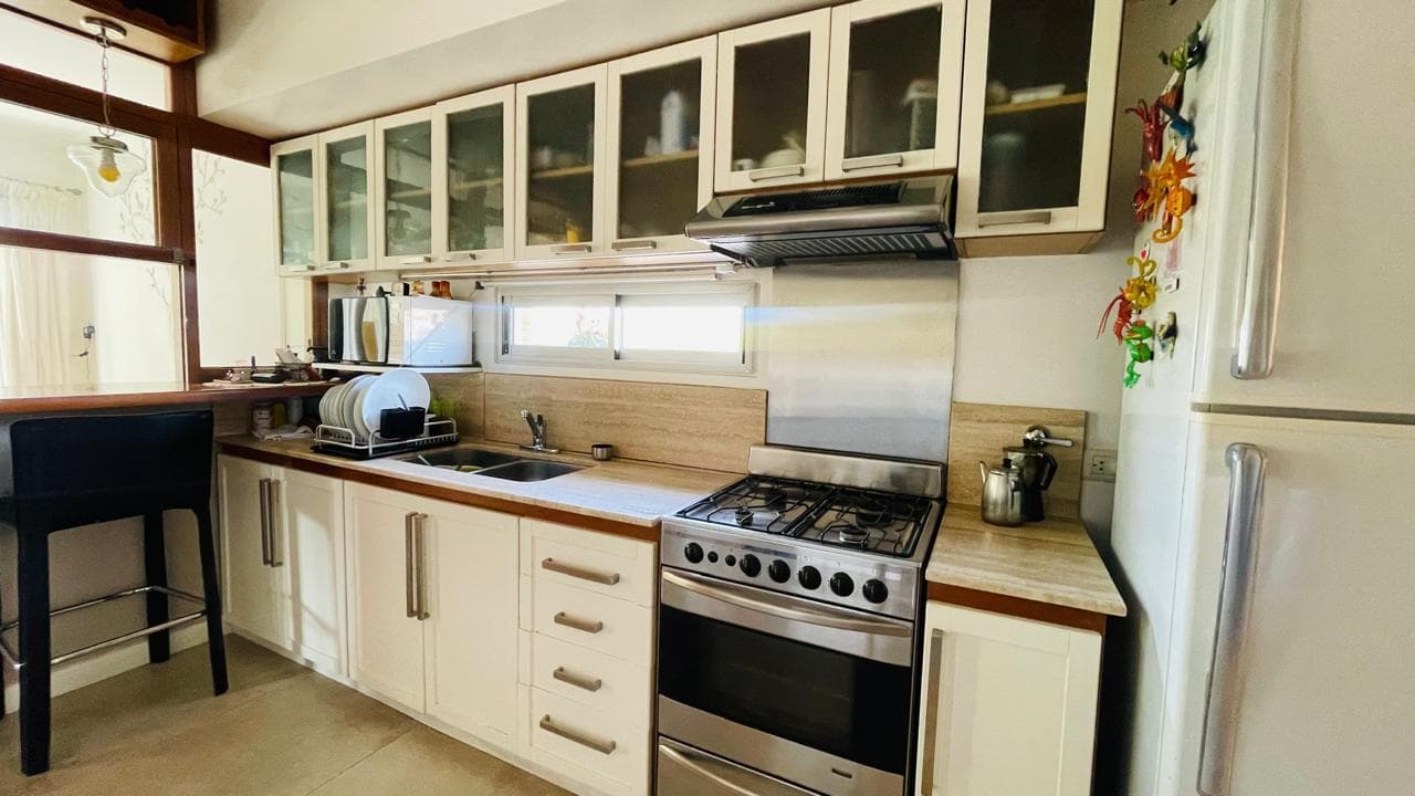 For Sale: 3-Bedroom Apartment with Garage in the Martin Neighborhood