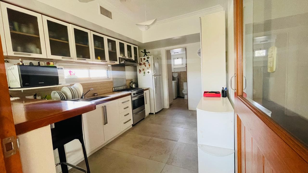 For Sale: 3-Bedroom Apartment with Garage in the Martin Neighborhood