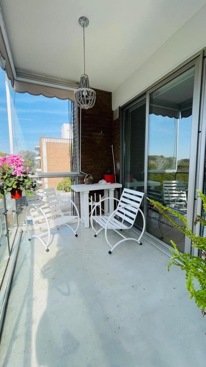 For Sale: 3-Bedroom Apartment with Garage in the Martin Neighborhood