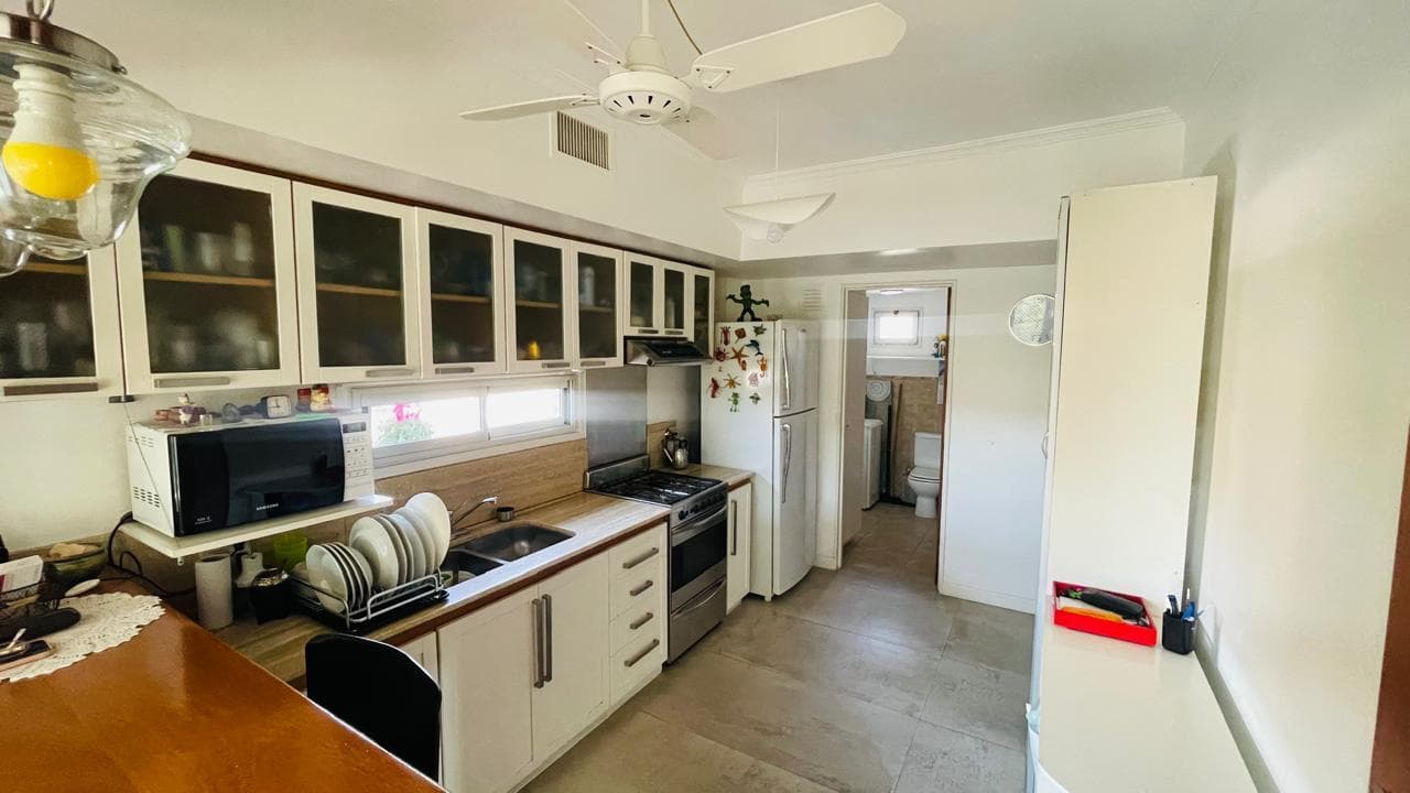 For Sale: 3-Bedroom Apartment with Garage in the Martin Neighborhood