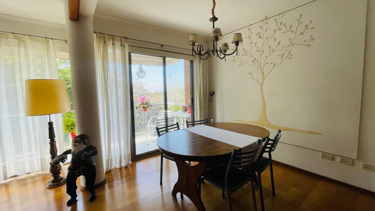 For Sale: 3-Bedroom Apartment with Garage in the Martin Neighborhood