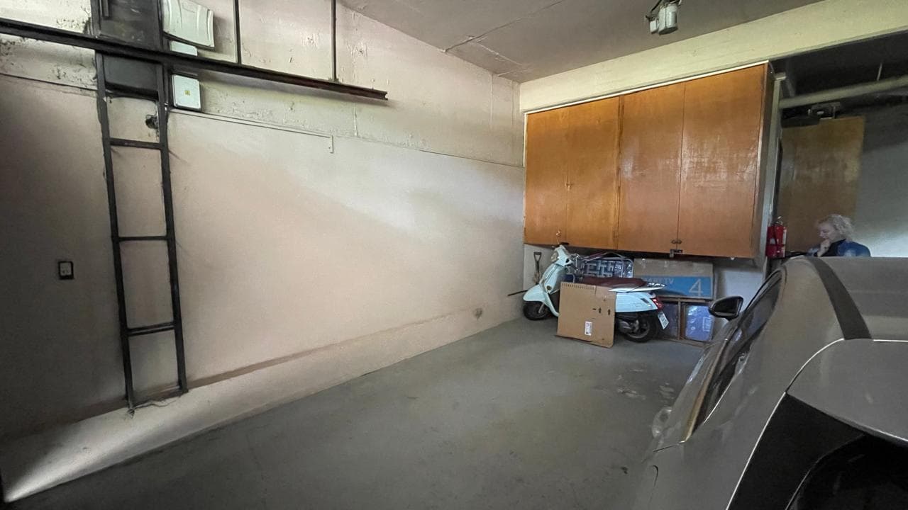 For Sale: 3-Bedroom Apartment with Garage in the Martin Neighborhood