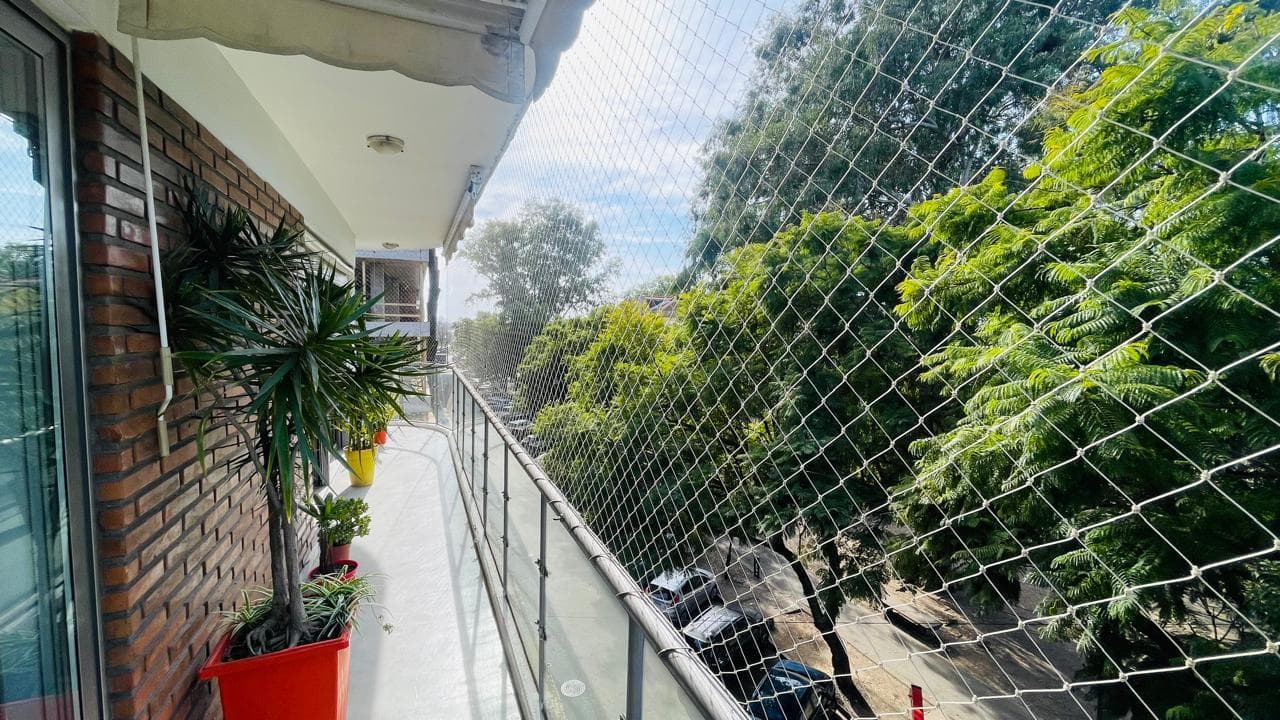 For Sale: 3-Bedroom Apartment with Garage in the Martin Neighborhood