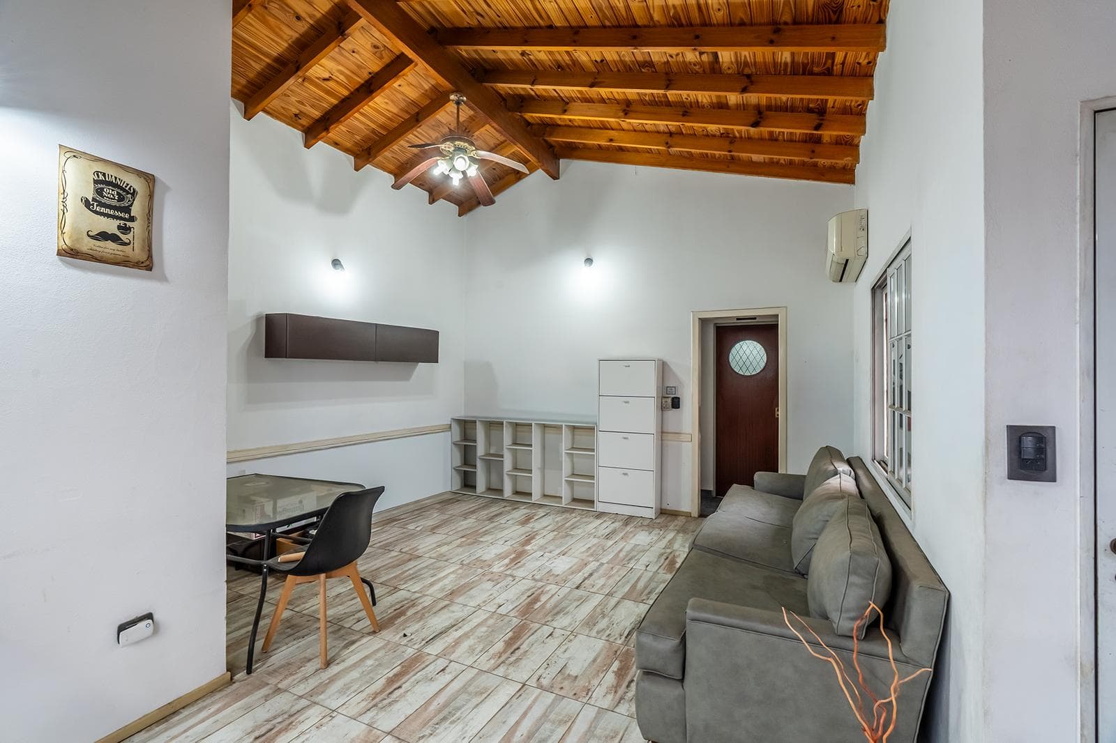 HOUSE FOR SALE IN REMEDIOS DE ESCALADA