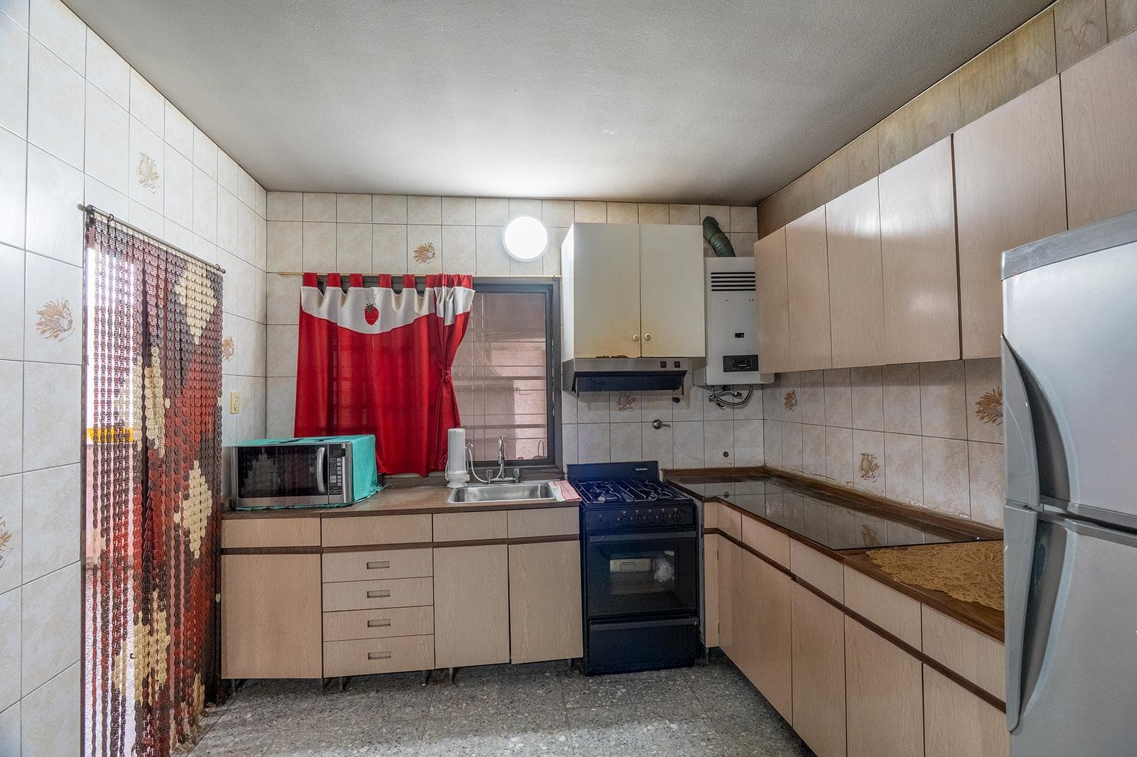 HOUSE FOR SALE IN REMEDIOS DE ESCALADA