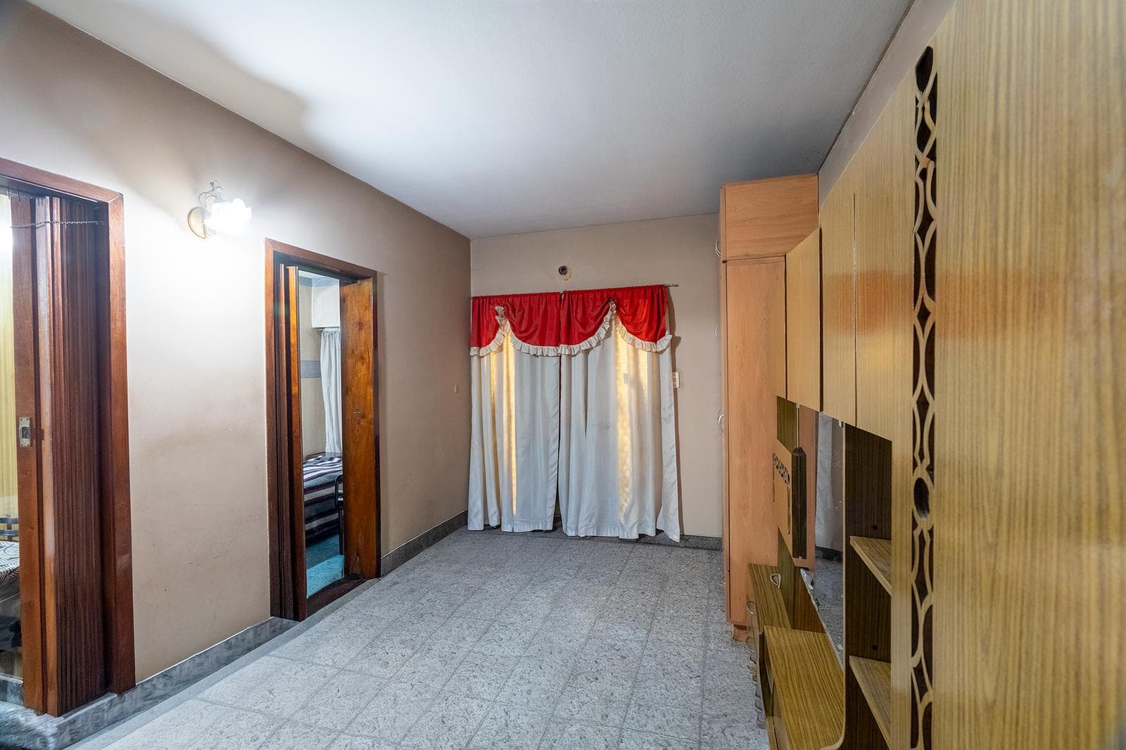 HOUSE FOR SALE IN REMEDIOS DE ESCALADA