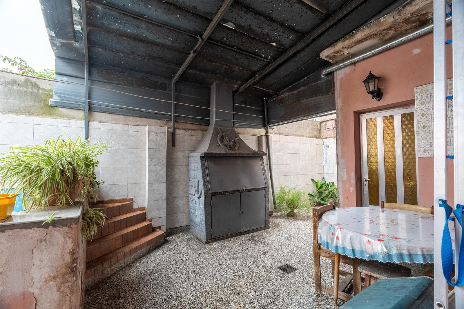 HOUSE FOR SALE IN REMEDIOS DE ESCALADA