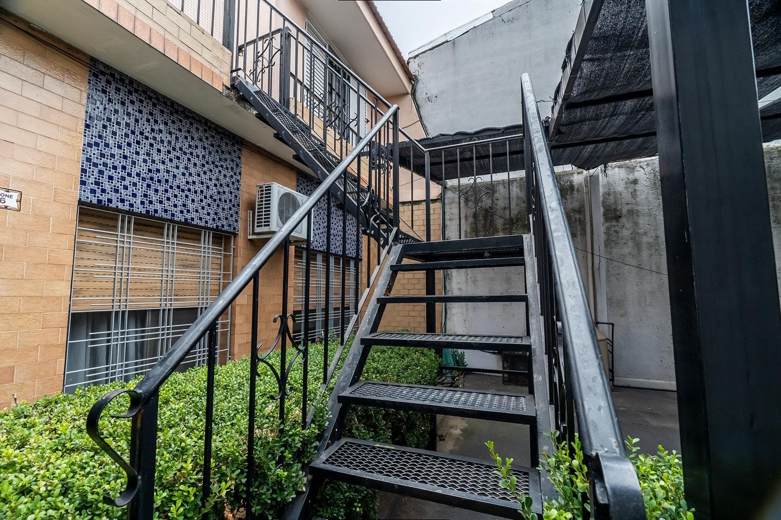 HOUSE FOR SALE IN REMEDIOS DE ESCALADA