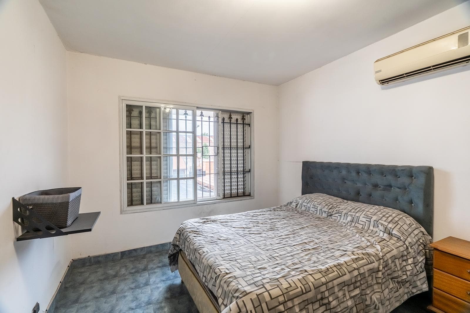 HOUSE FOR SALE IN REMEDIOS DE ESCALADA