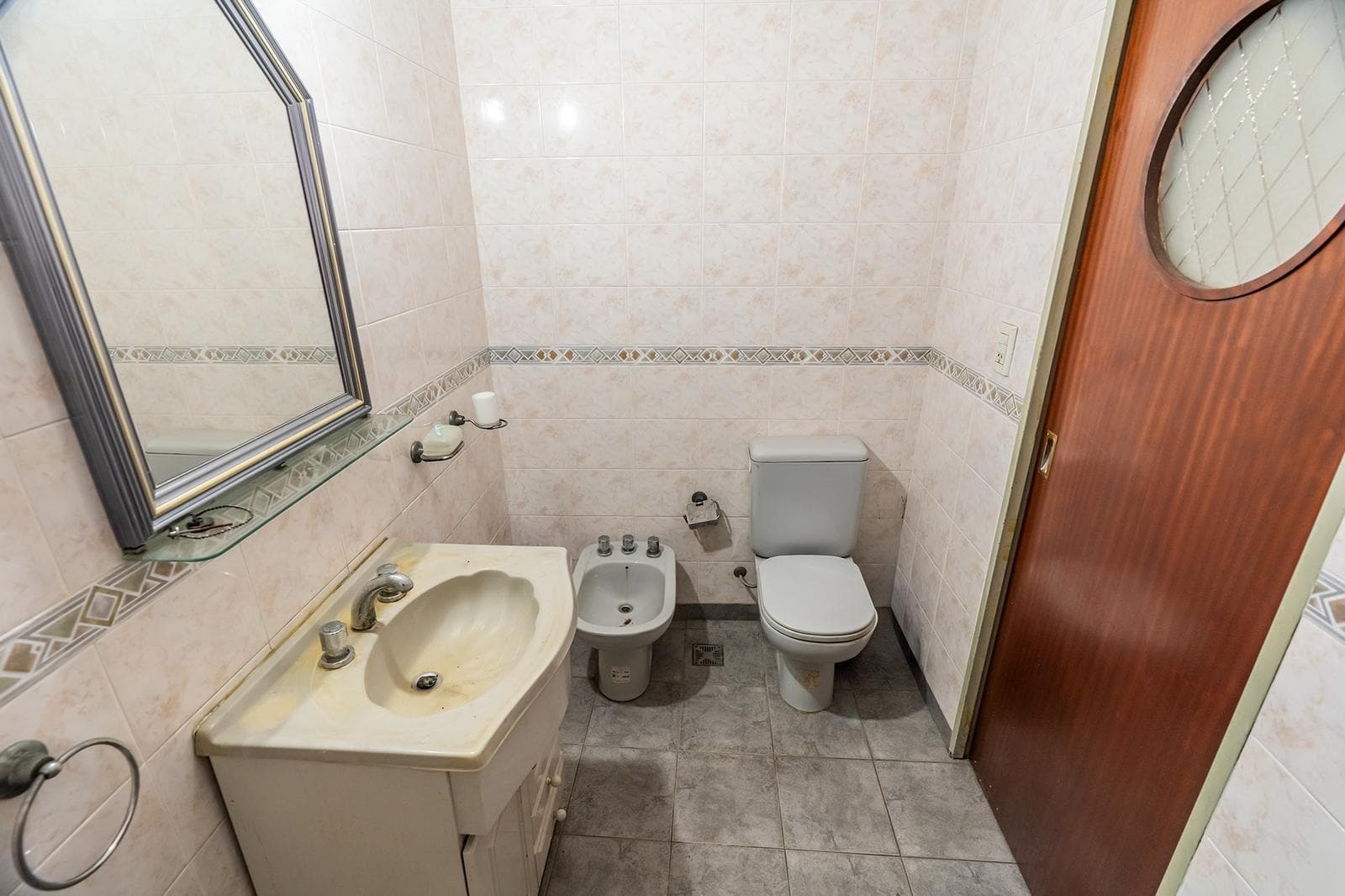 HOUSE FOR SALE IN REMEDIOS DE ESCALADA