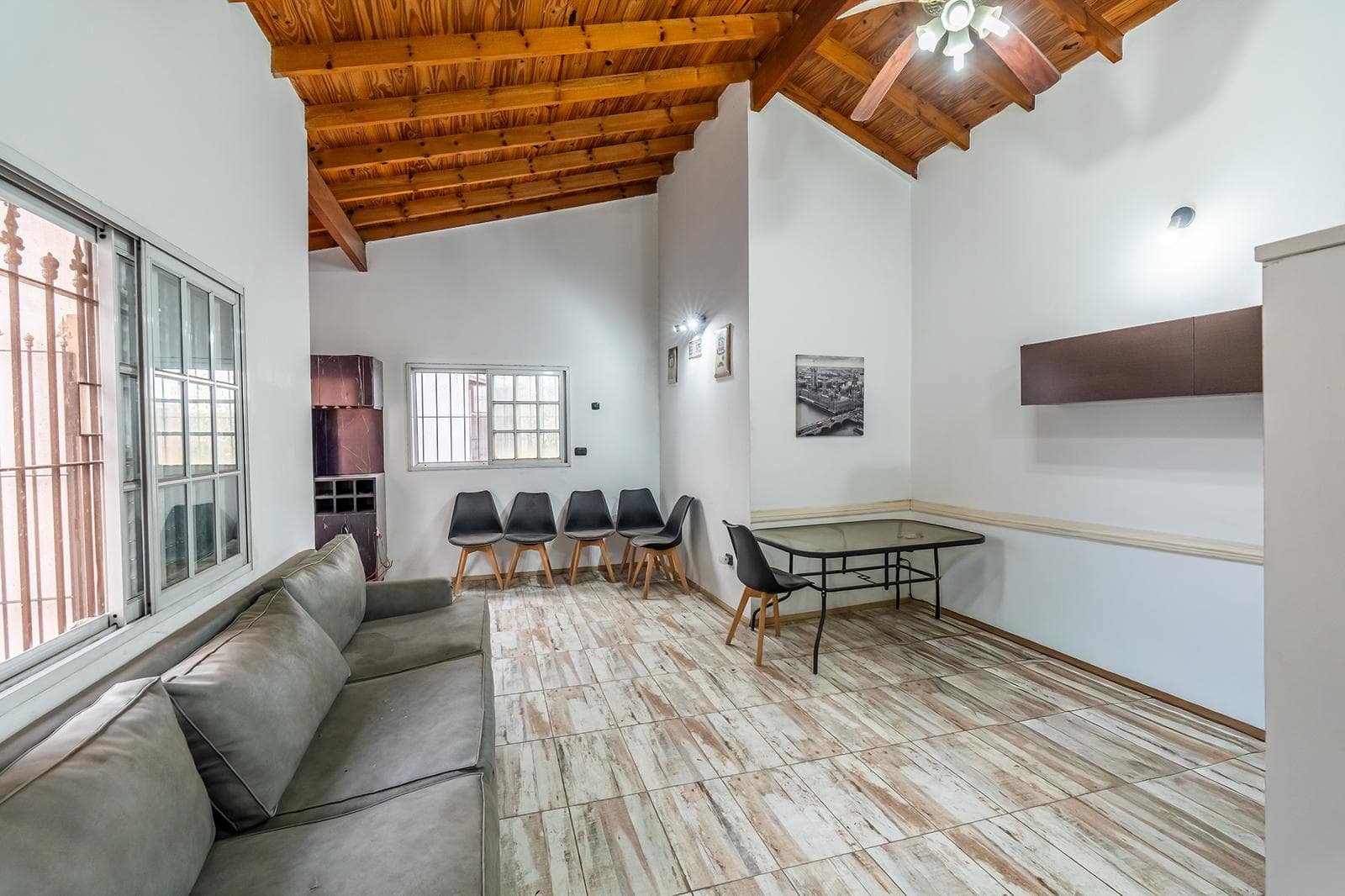 HOUSE FOR SALE IN REMEDIOS DE ESCALADA