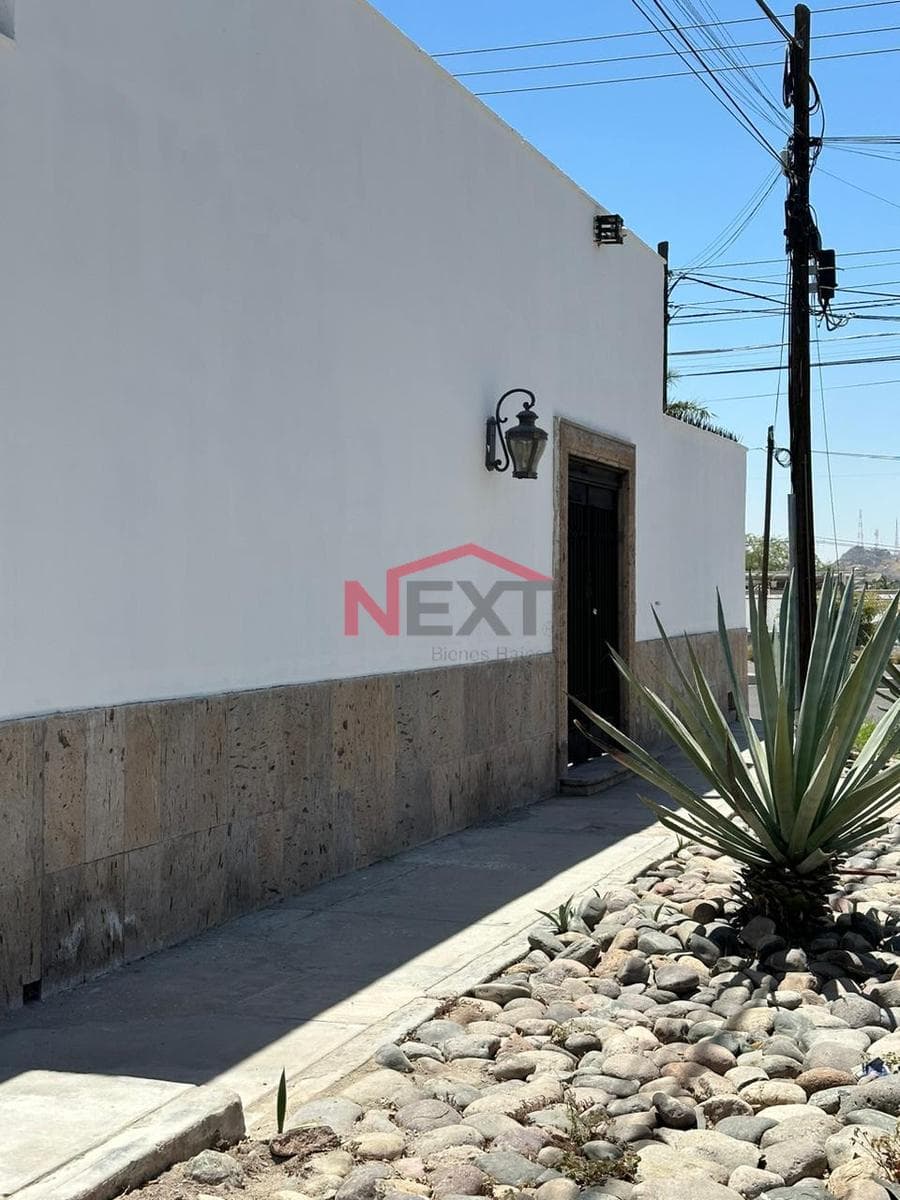 HOUSE FOR SALE IN THE CUARTEL PITIC NEIGHBORHOOD