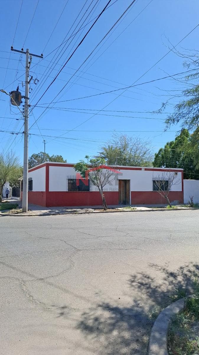 HOUSE FOR SALE IN COL. CENTRO IN CABORCA, SONORA.