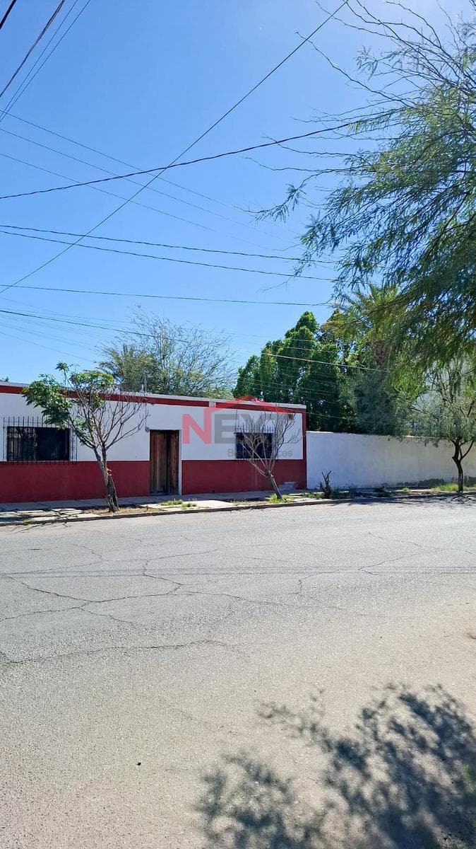 HOUSE FOR SALE IN COL. CENTRO IN CABORCA, SONORA.