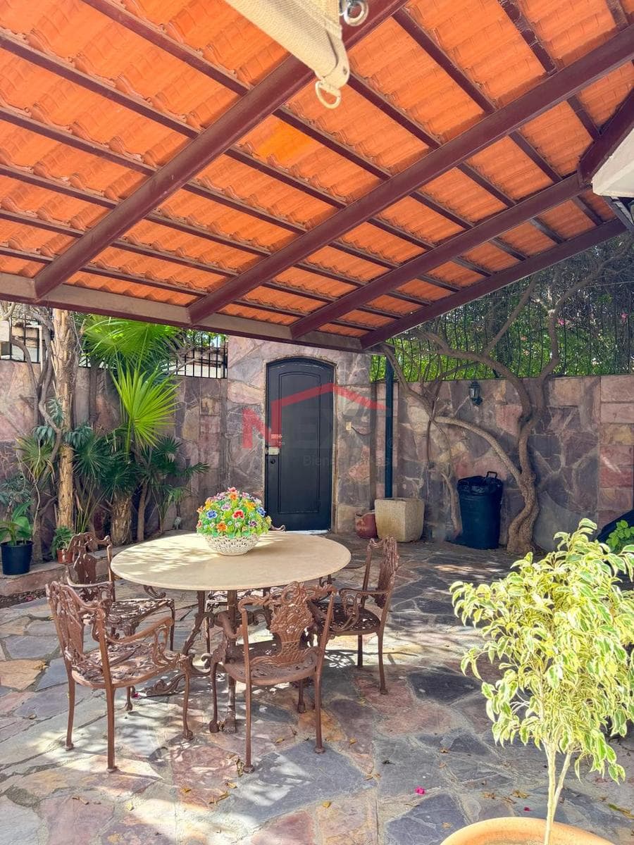 House for sale in Col. Pitic