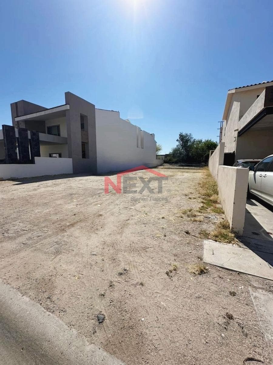 LAND FOR SALE IN THE LOS LAGOS RESIDENTIAL COMMUNITY