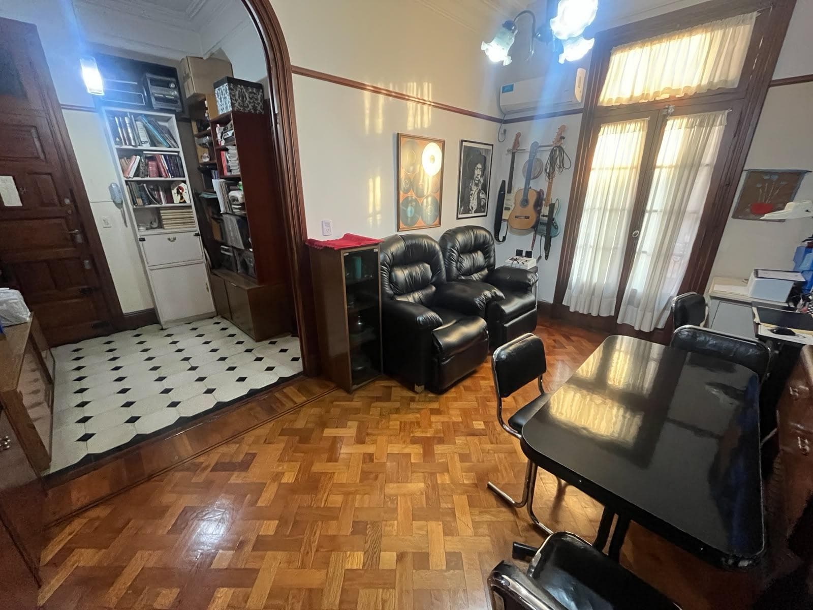Departamento 3 Ambientes Venta - Semipiso al Frente en Balvanera - Dependencia - Apto Crédito