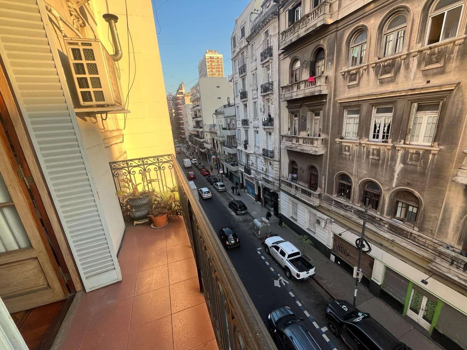 Departamento 3 Ambientes Venta - Semipiso al Frente en Balvanera - Dependencia - Apto Crédito