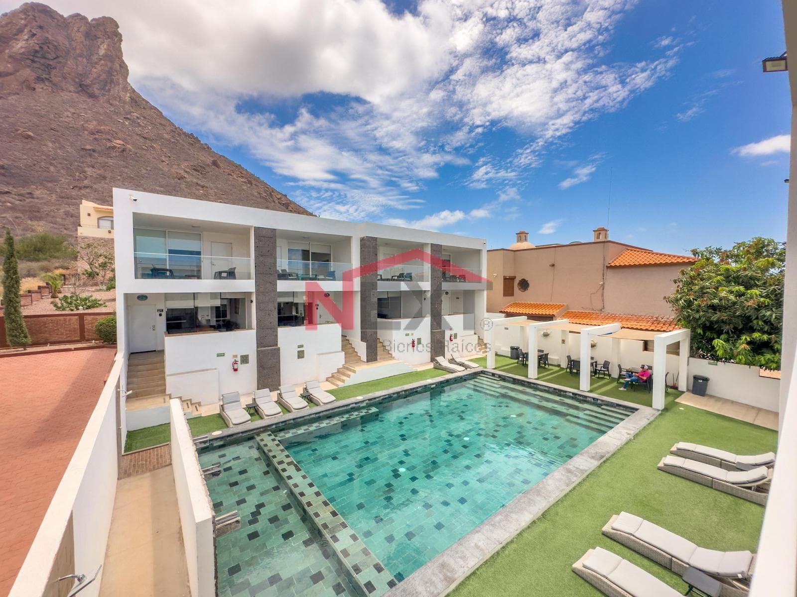 COMPLEX WITH SEVEN APARTMENTS FOR SALE