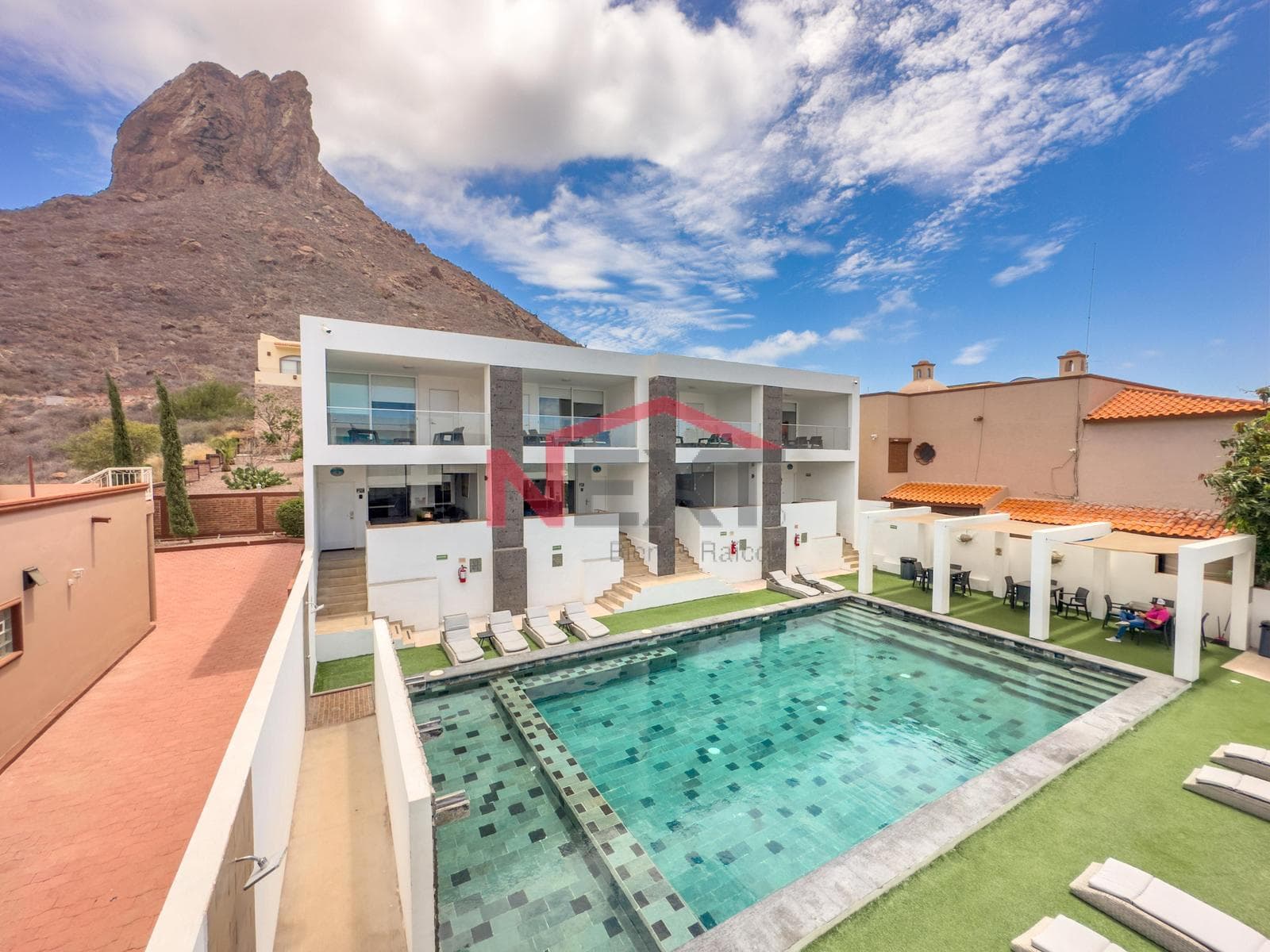 COMPLEX WITH SEVEN APARTMENTS FOR SALE